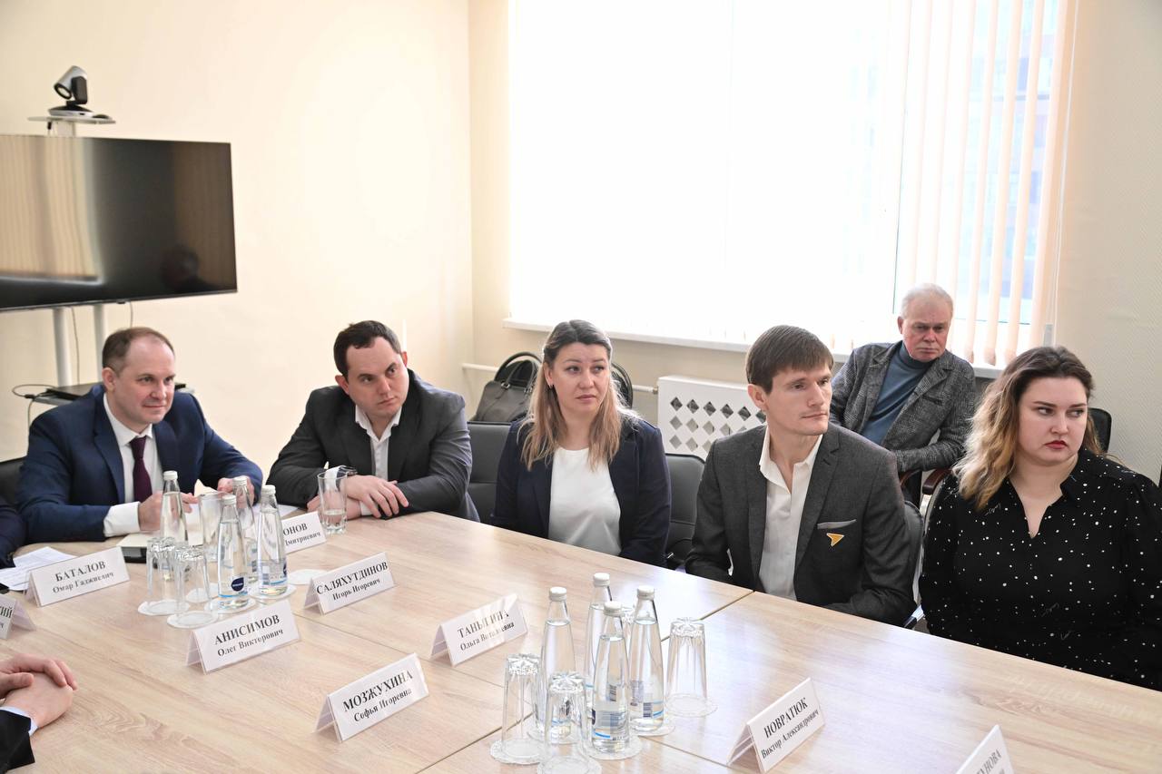 Юрий Зайцев: В нашу республику в рамках образовательной программы профессиональной переподготовки Executive Master in Public Management (EMPM) «Мастер государственного управления для руководителей», разработанной Высшей... Юрий Зайцев: В нашу республику в рамках образовательной программы профессиональной переподготовки Executive Master in Public Management (EMPM) «Мастер государственного управления для руководителей», разработанной Высшей...