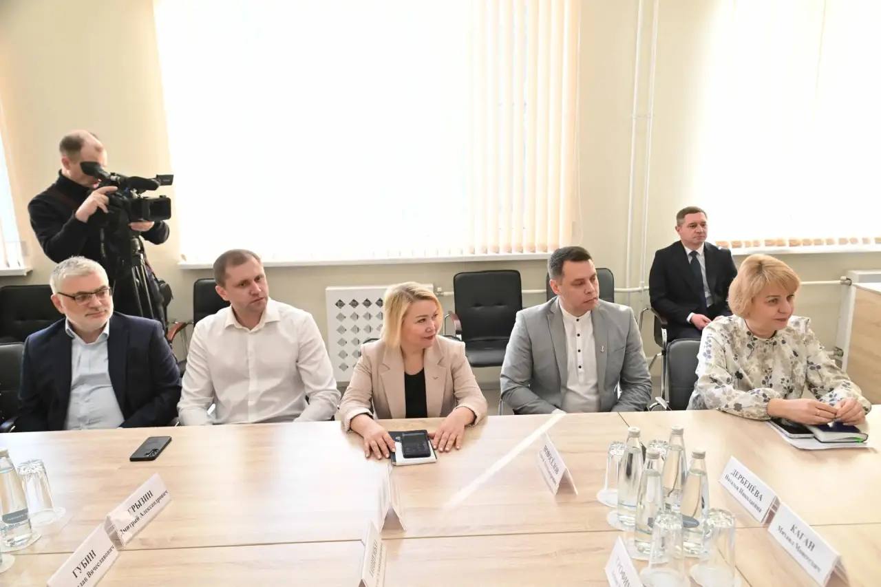 В нашу республику в рамках образовательной программы профессиональной переподготовки Executive Master in Public Management (EMPM) «Мастер государственного управления для руководителей», разработанной Высшей школой... В нашу республику в рамках образовательной программы профессиональной переподготовки Executive Master in Public Management (EMPM) «Мастер государственного управления для руководителей», разработанной Высшей школой...