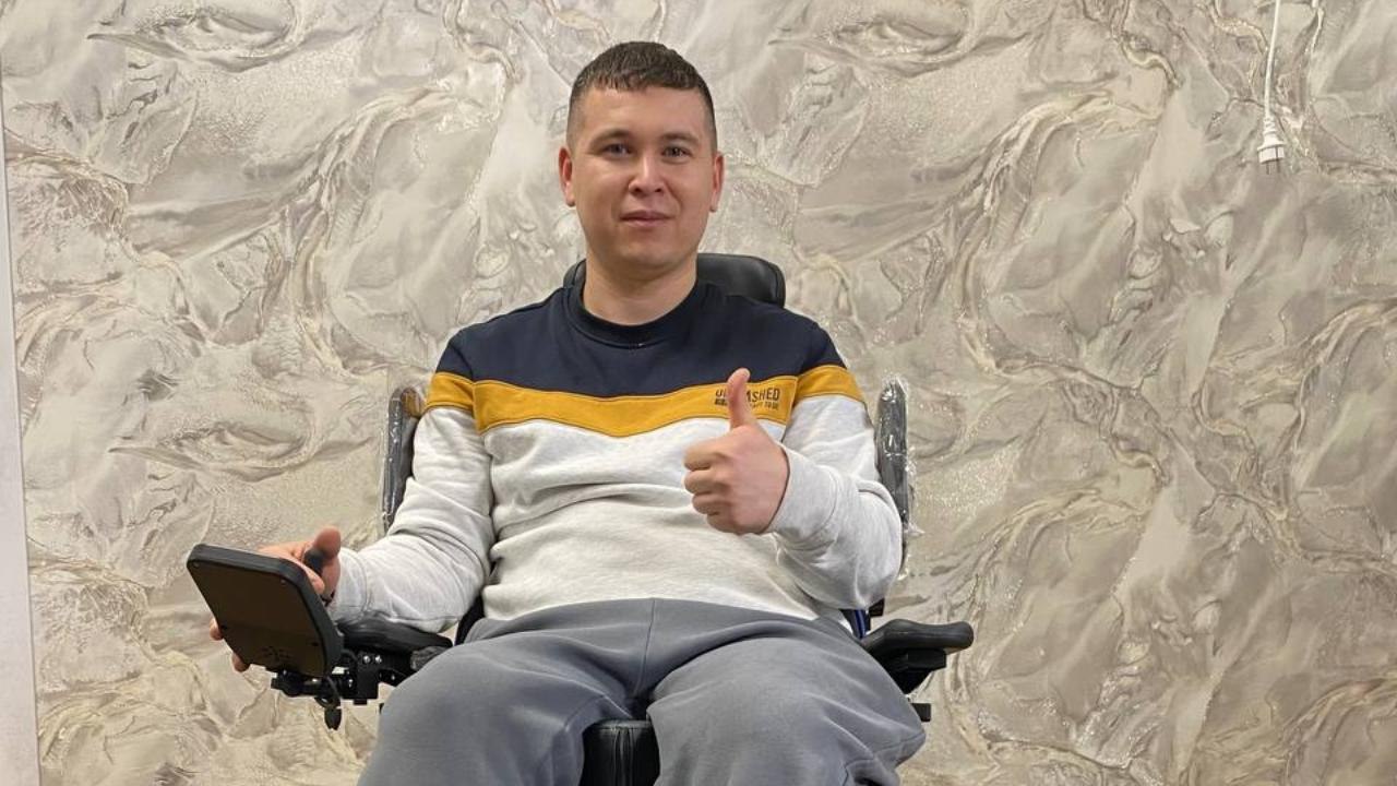 В Советском районе ветеран СВО получил коляску повышенной проходимости