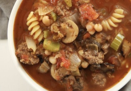 Приготовьте ароматный суп минестроне: простой рецепт из доступных ингредиентов