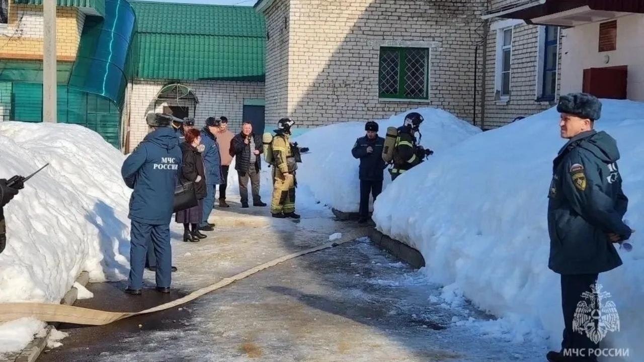 В библиотеке посёлка Сернур тушили условный пожар