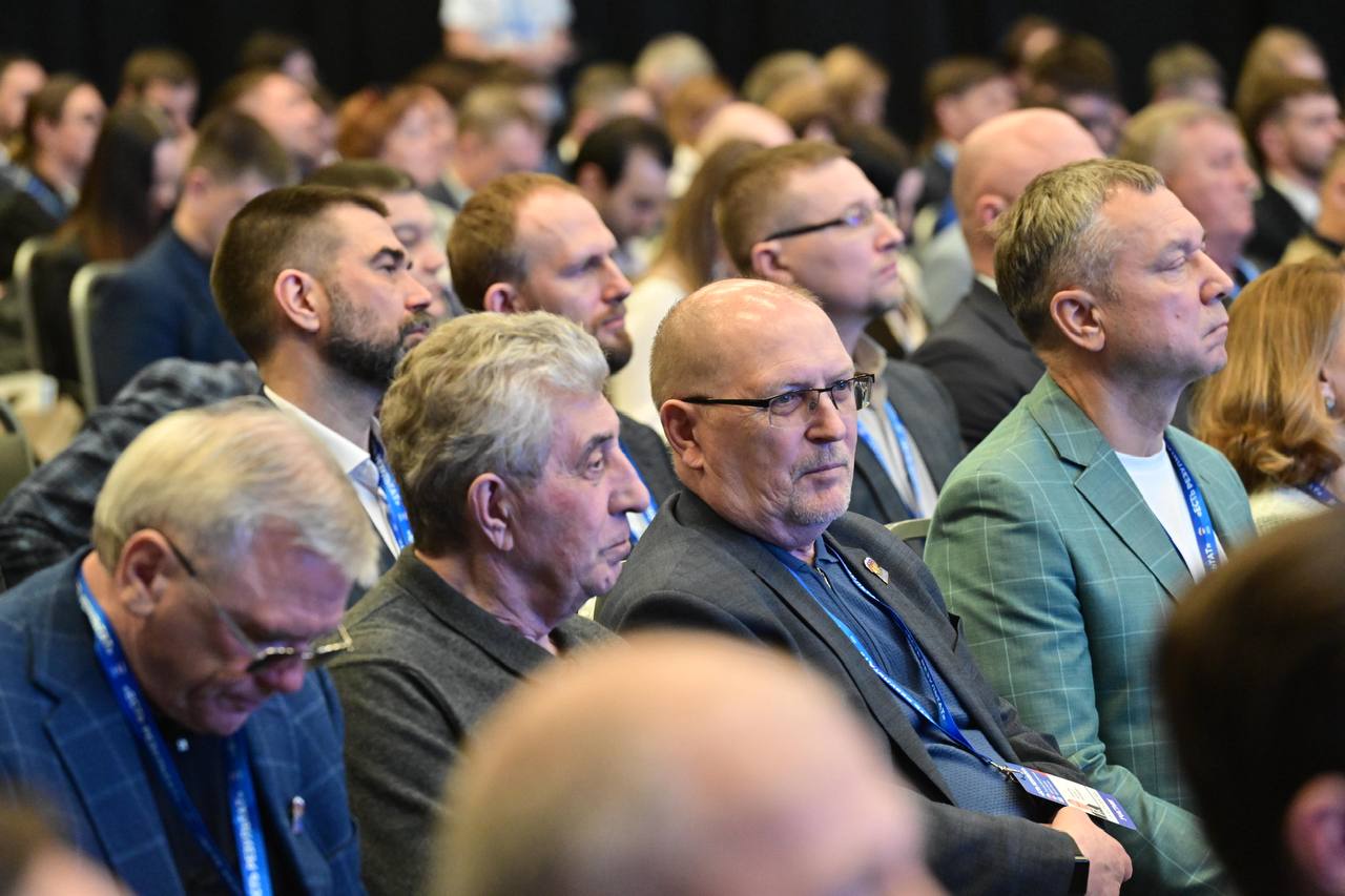 Михаил Васютин в составе делегации от Марий Эл принял участие в окружном форуме "Единой России" в Нижнем Новгороде Михаил Васютин в составе делегации от Марий Эл принял участие в окружном форуме "Единой России" в Нижнем Новгороде