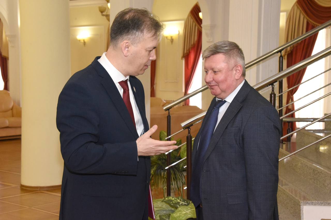 На «правительственном часе» в парламенте обсудили кадровое обеспечение реального сектора экономики На «правительственном часе» в парламенте обсудили кадровое обеспечение реального сектора экономики