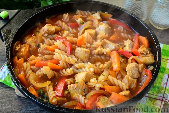 Как быстро и вкусно накормить всю семью: 5 лучших рецептов с макаронами