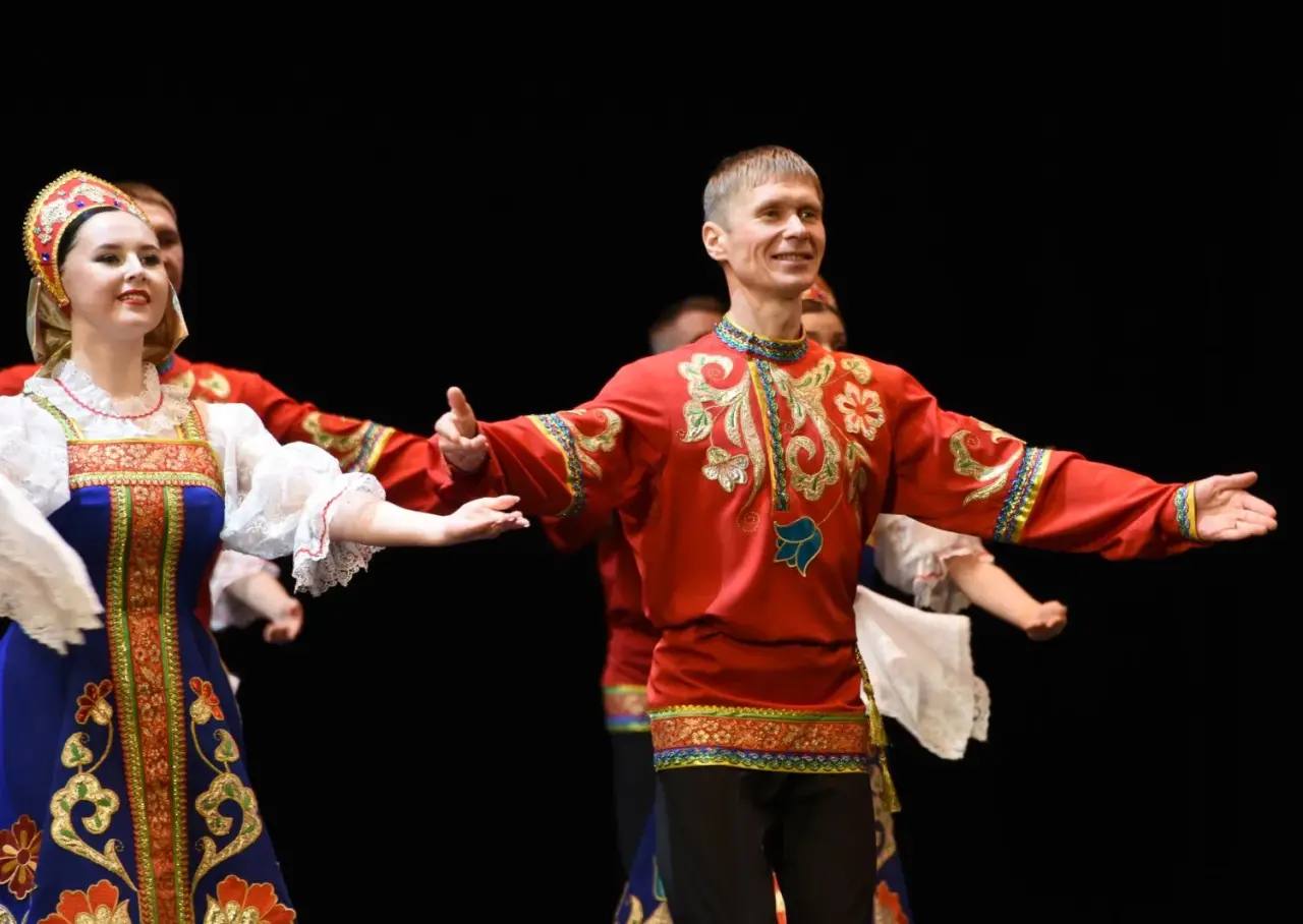 Спикер парламента вручил награды работникам культуры по случаю профессиональных праздников Спикер парламента вручил награды работникам культуры по случаю профессиональных праздников