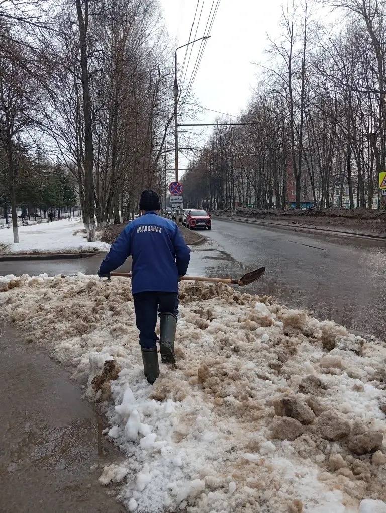 Первый весенний субботник объединил жителей Йошкар-Олы разных профессий, школьников и студентов Первый весенний субботник объединил жителей Йошкар-Олы разных профессий, школьников и студентов