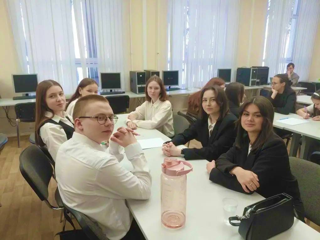 «Интеллектуальный баттл в Йошкар-Оле: студенты СУЗов сразились в легендарную игру «Что? Где? Когда?» «Интеллектуальный баттл в Йошкар-Оле: студенты СУЗов сразились в легендарную игру «Что? Где? Когда?»