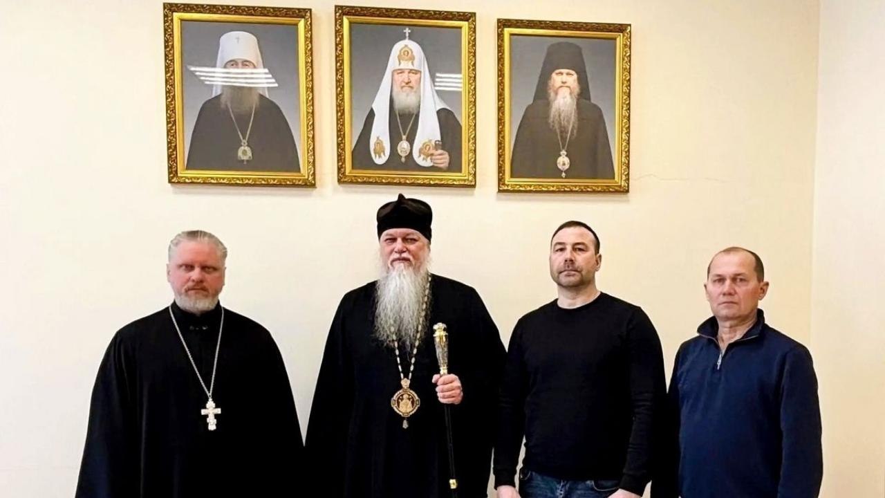 В Волжске епископ Феофан благословил «Народный тыл» на добрые дела