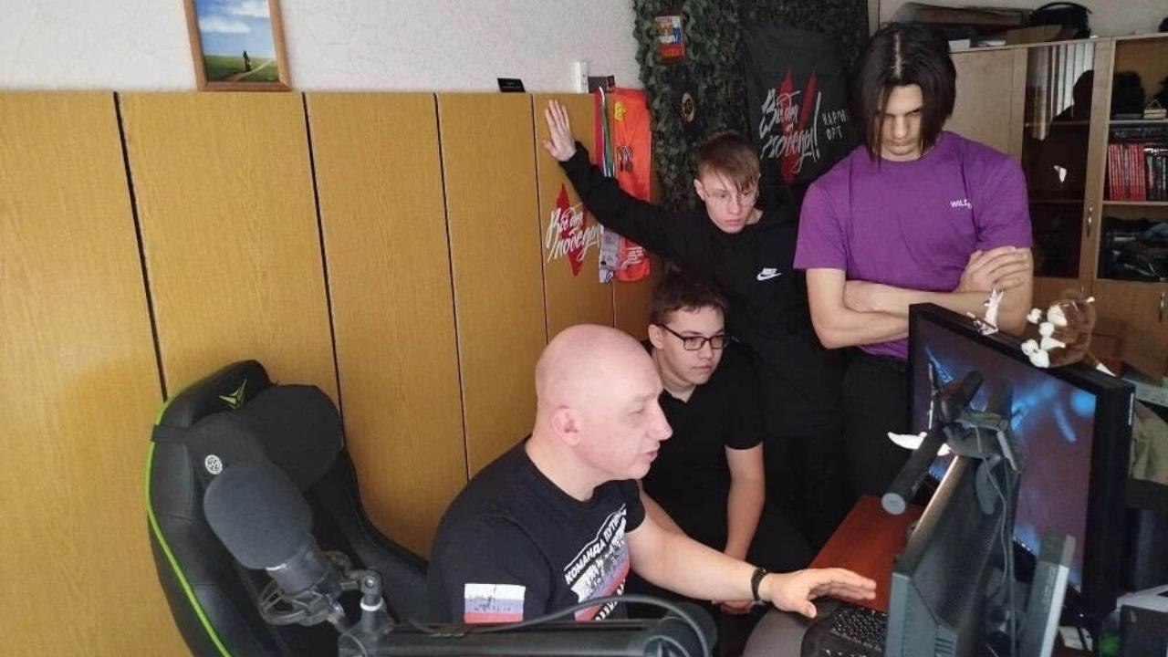 Юных инженеров из Марий Эл научили создавать изделия для бойцов на 3D-принтере