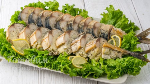 Непревзойденная закуска для вашего праздника: рулет из скумбрии с сыром