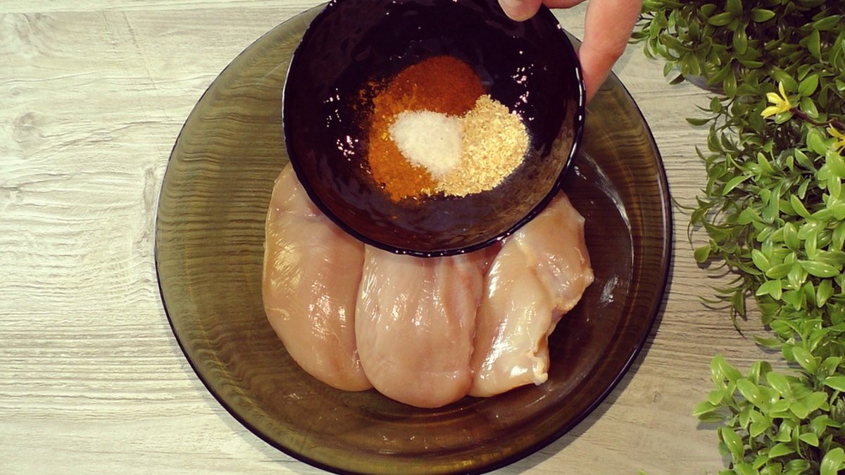 Как запечь куриное филе в мультиварке: невероятный рецепт, который удивит вас