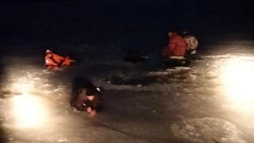 На Волге в Марий Эл подросток и двое взрослых оказались в ледовой ловушке