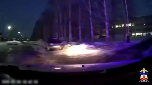 В Марий Эл автоинспекторы доставили в больницу автоледи, которой стало плохо за рулём на трассе