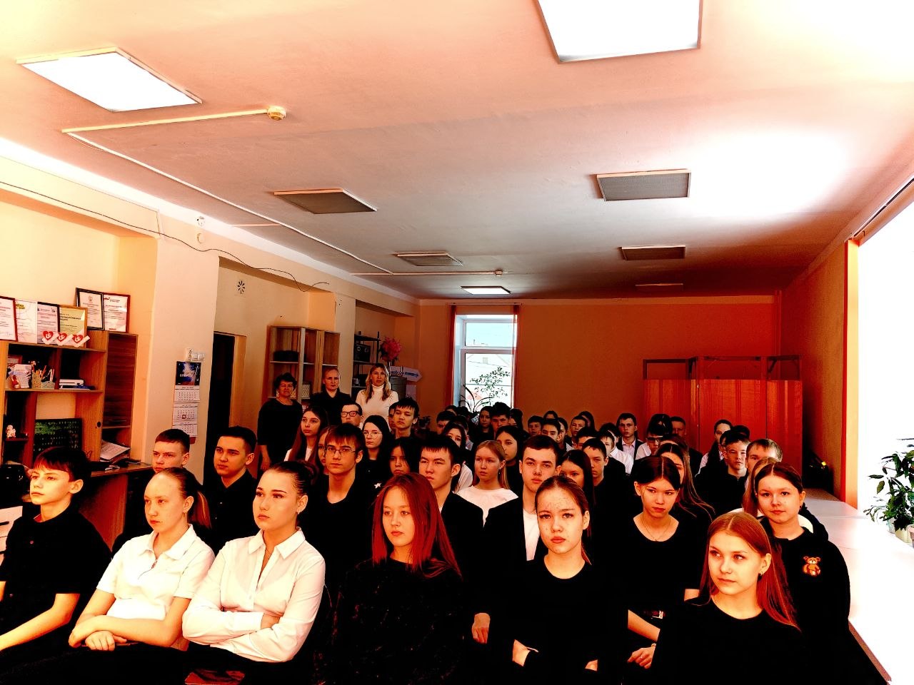 Автоинспекторы и общественные активисты провели для молодежи Автоинспекторы и общественные активисты провели для молодежи