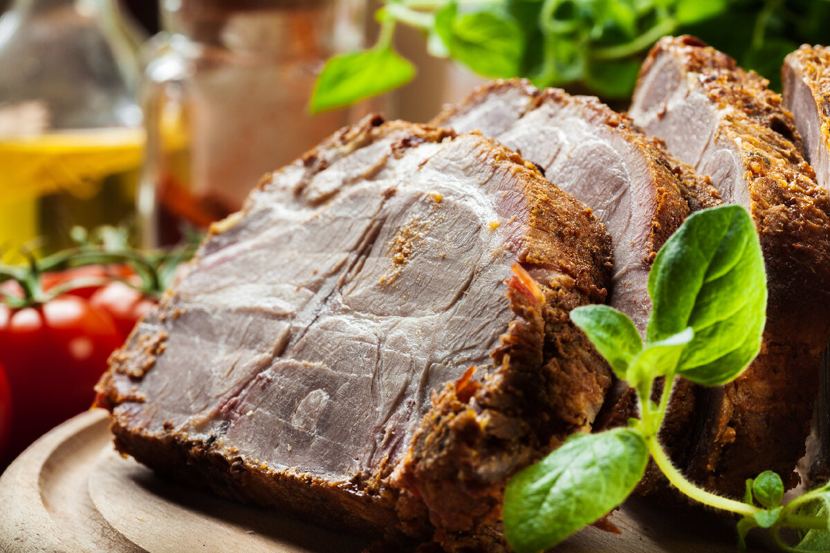 Праздничная пряная свинина с пивом: идеальная закуска для больших семейных встреч