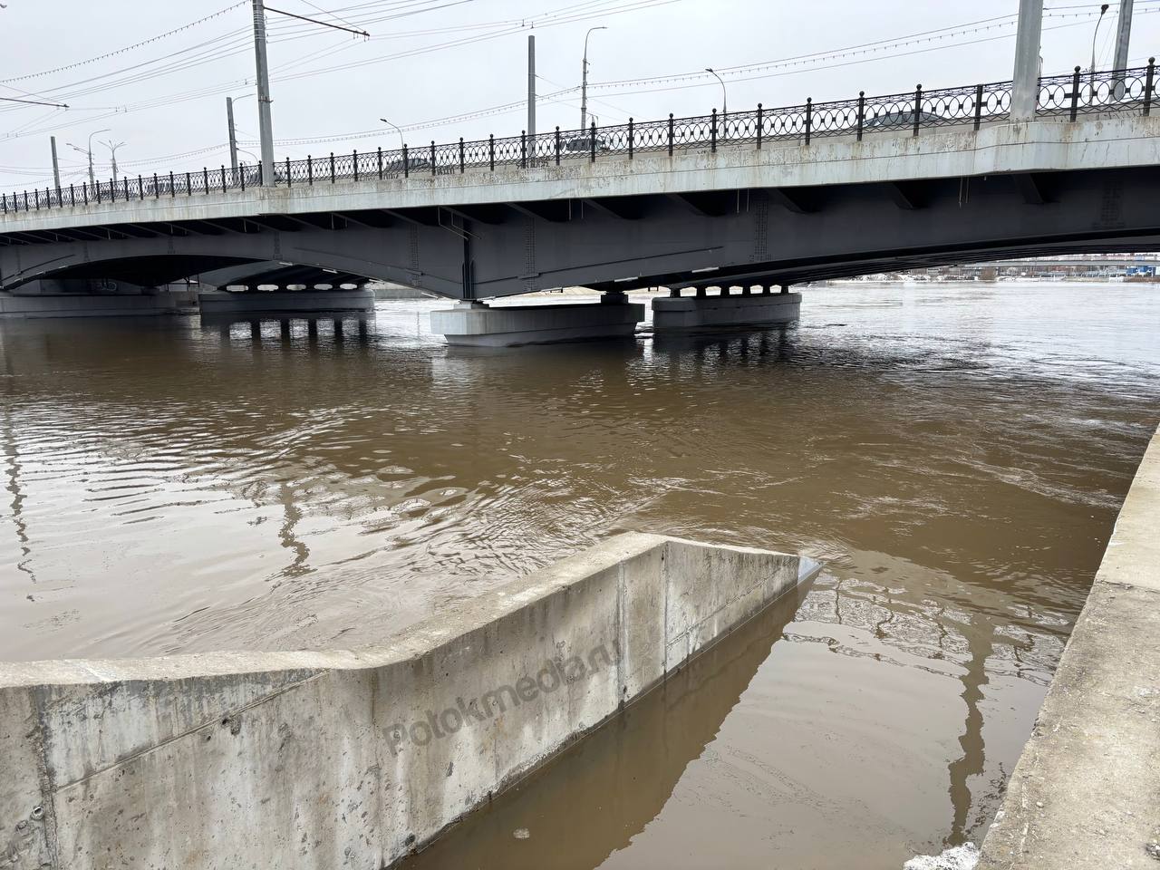 За ночь уровень воды в Малой Кокшаге в Йошкар-Оле заметно подрос За ночь уровень воды в Малой Кокшаге в Йошкар-Оле заметно подрос