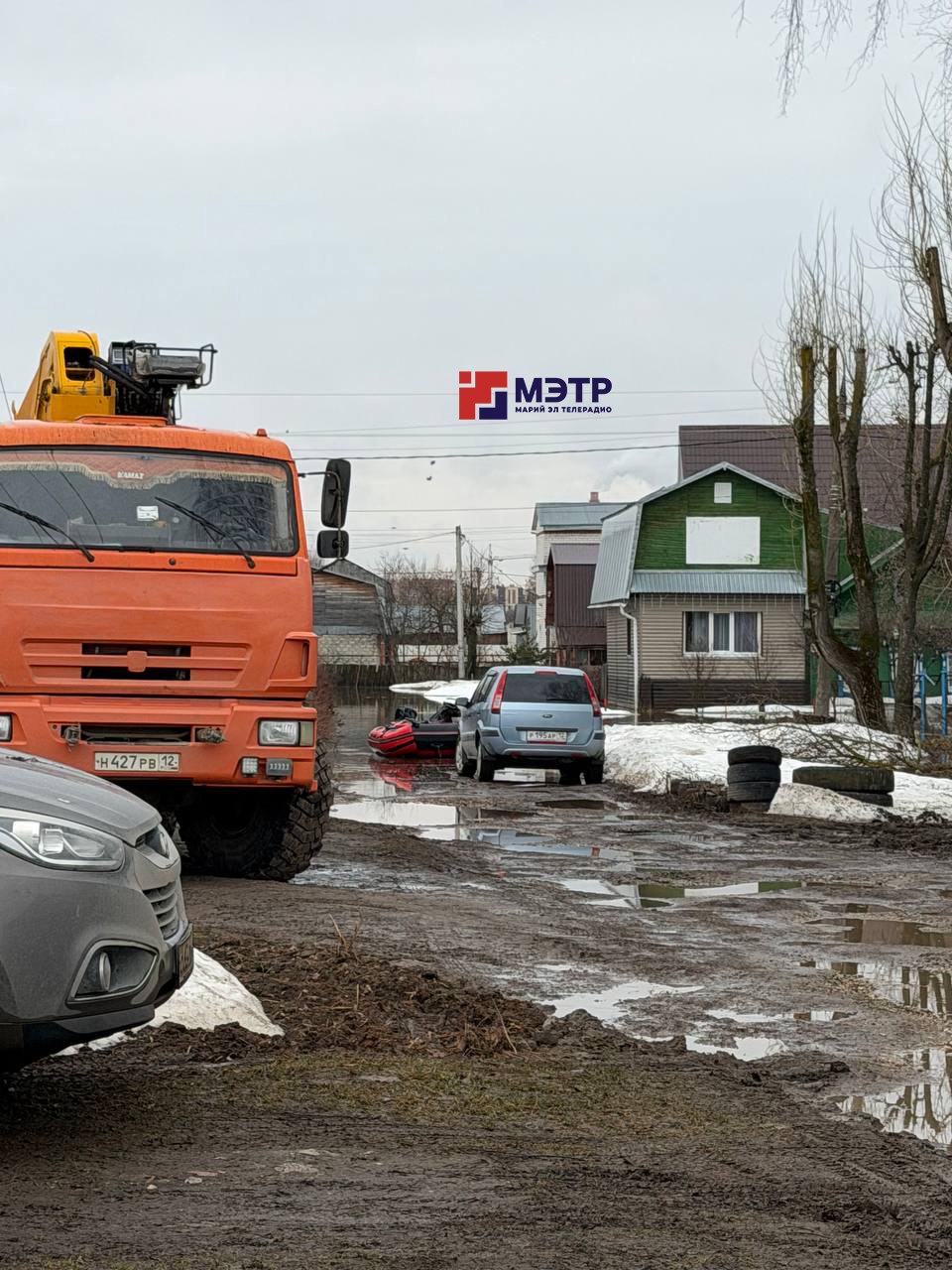 Полиция патрулирует частный сектор Йошкар-Олы в зоне паводка
