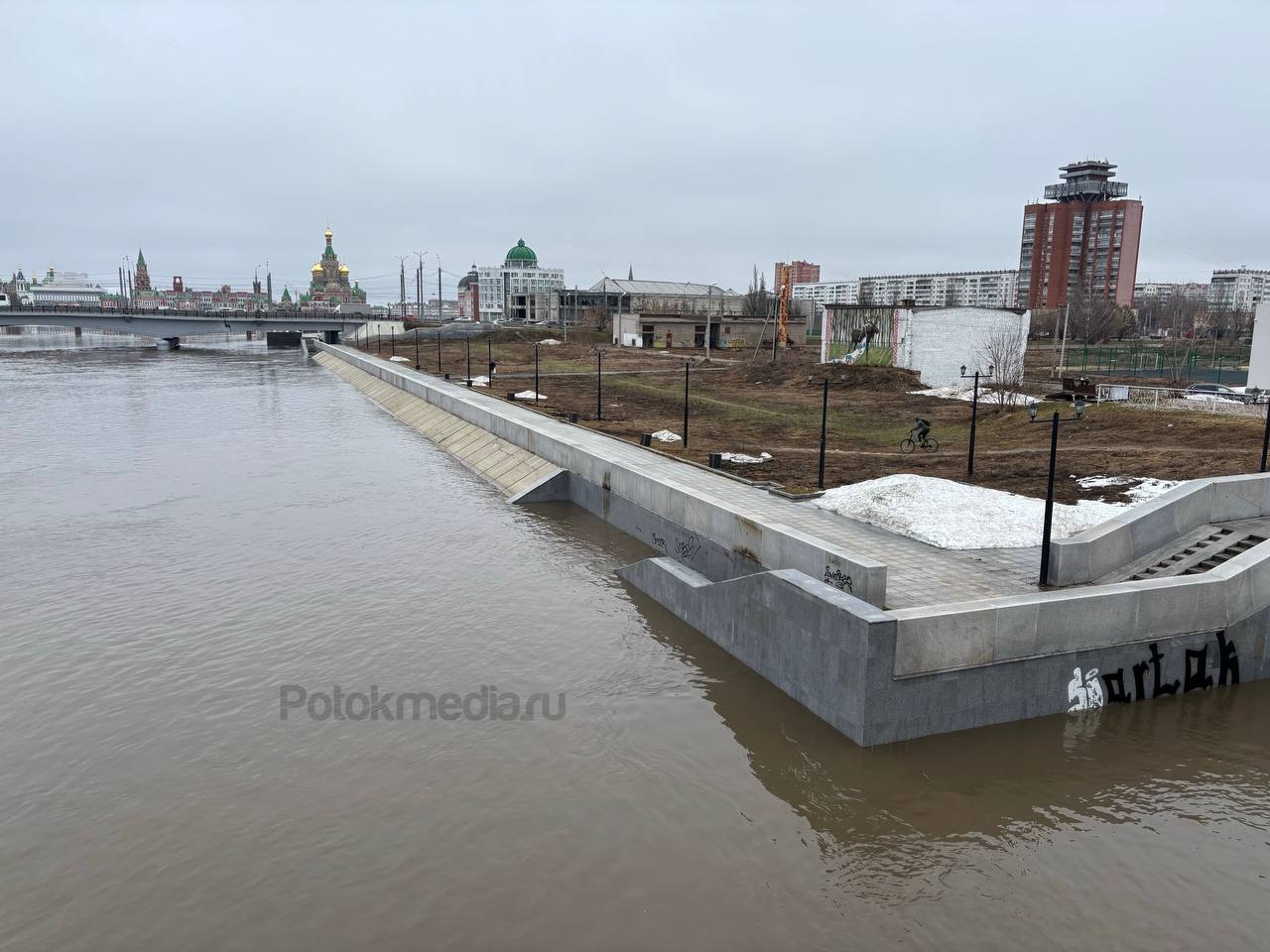 За ночь уровень воды в Малой Кокшаге в Йошкар-Оле заметно подрос За ночь уровень воды в Малой Кокшаге в Йошкар-Оле заметно подрос