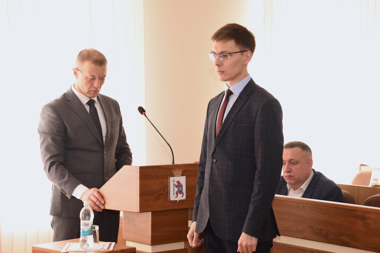 Комитеты приступили к подготовке пятнадцатой сессии: 26 проектов документов проходят оценку и нулевое чтение Комитеты приступили к подготовке пятнадцатой сессии: 26 проектов документов проходят оценку и нулевое чтение