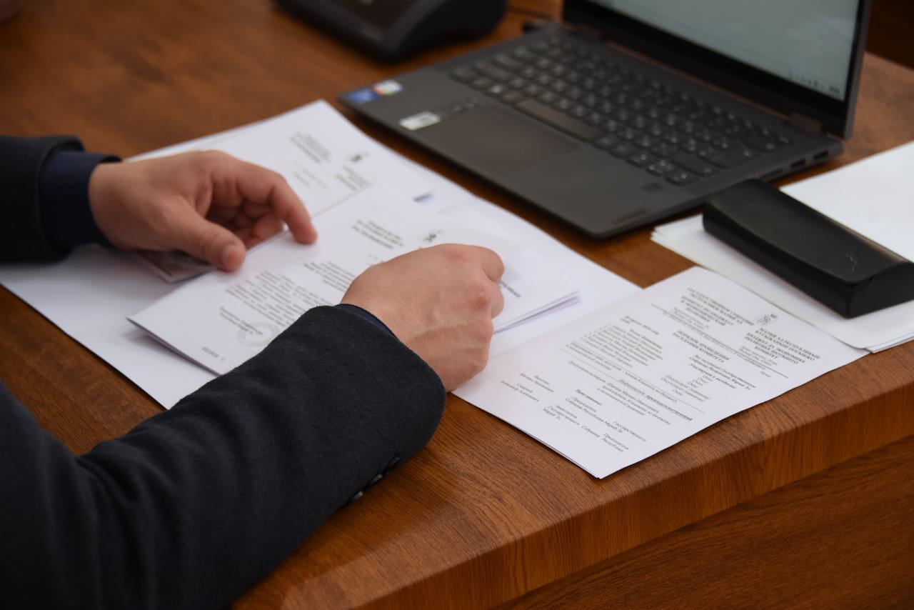 Комитеты приступили к подготовке пятнадцатой сессии: 26 проектов документов проходят оценку и нулевое чтение Комитеты приступили к подготовке пятнадцатой сессии: 26 проектов документов проходят оценку и нулевое чтение