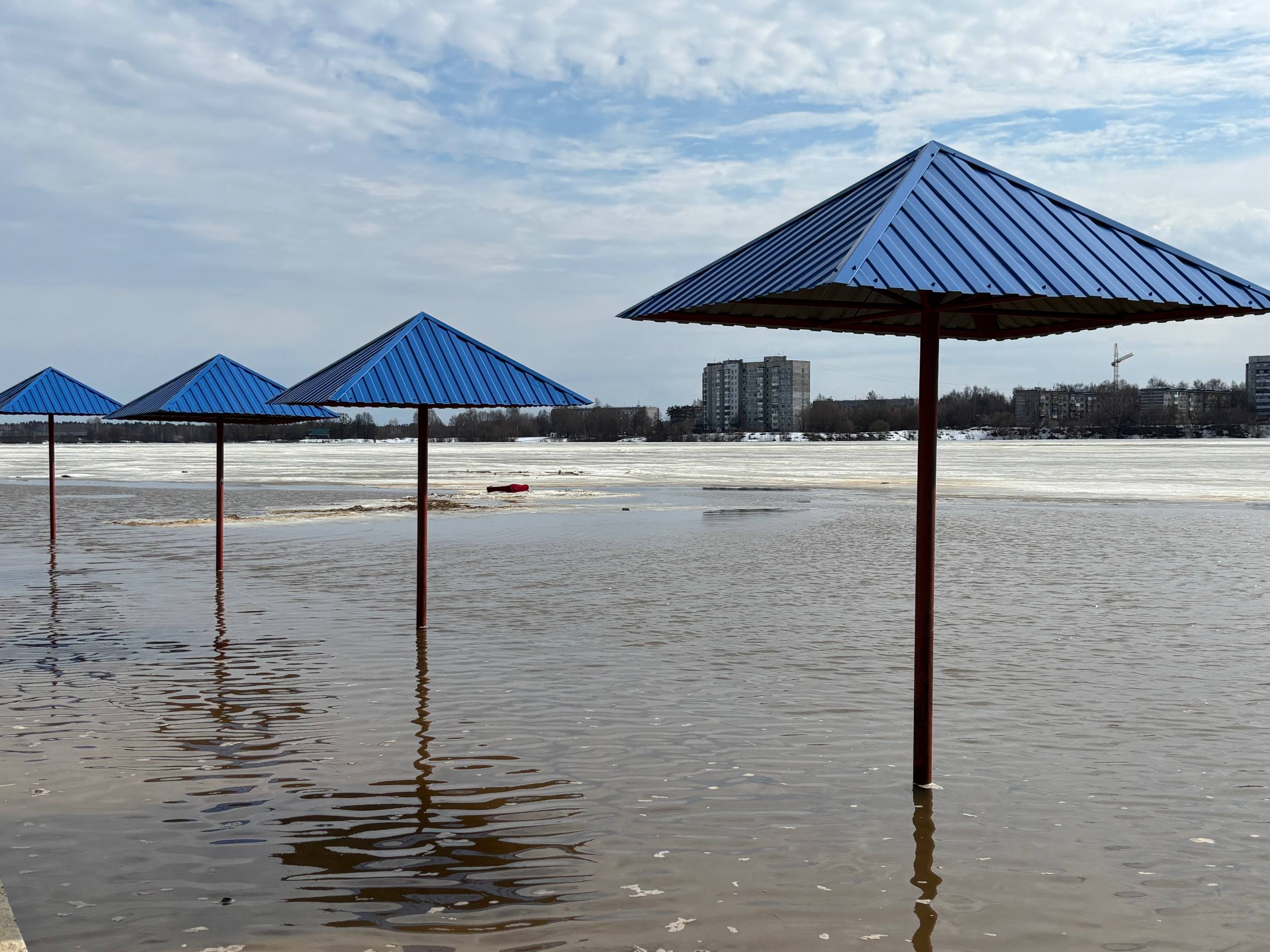 Центральный пляж в Йошкар-Оле этим утром Центральный пляж в Йошкар-Оле этим утром