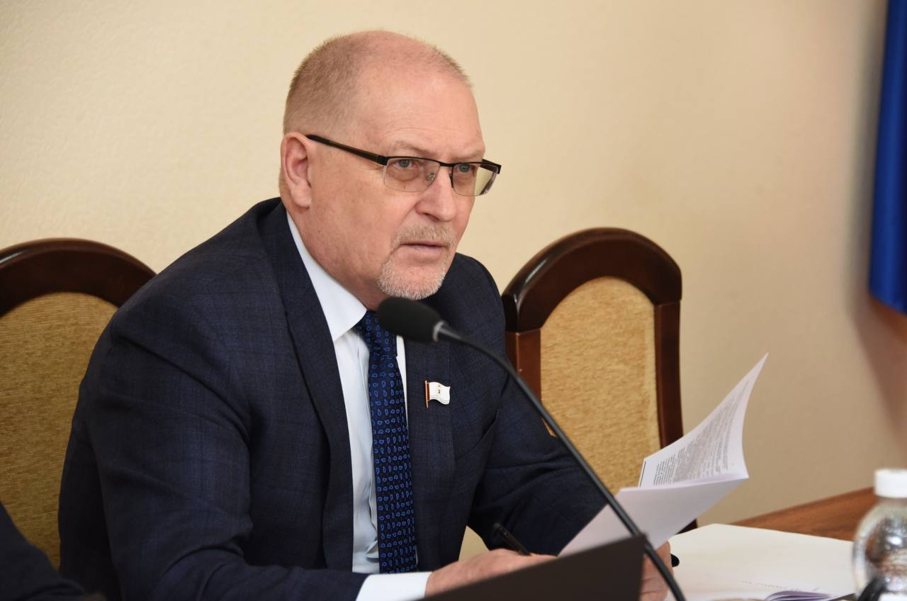 Комитеты приступили к подготовке пятнадцатой сессии: 26 проектов документов проходят оценку и нулевое чтение Комитеты приступили к подготовке пятнадцатой сессии: 26 проектов документов проходят оценку и нулевое чтение