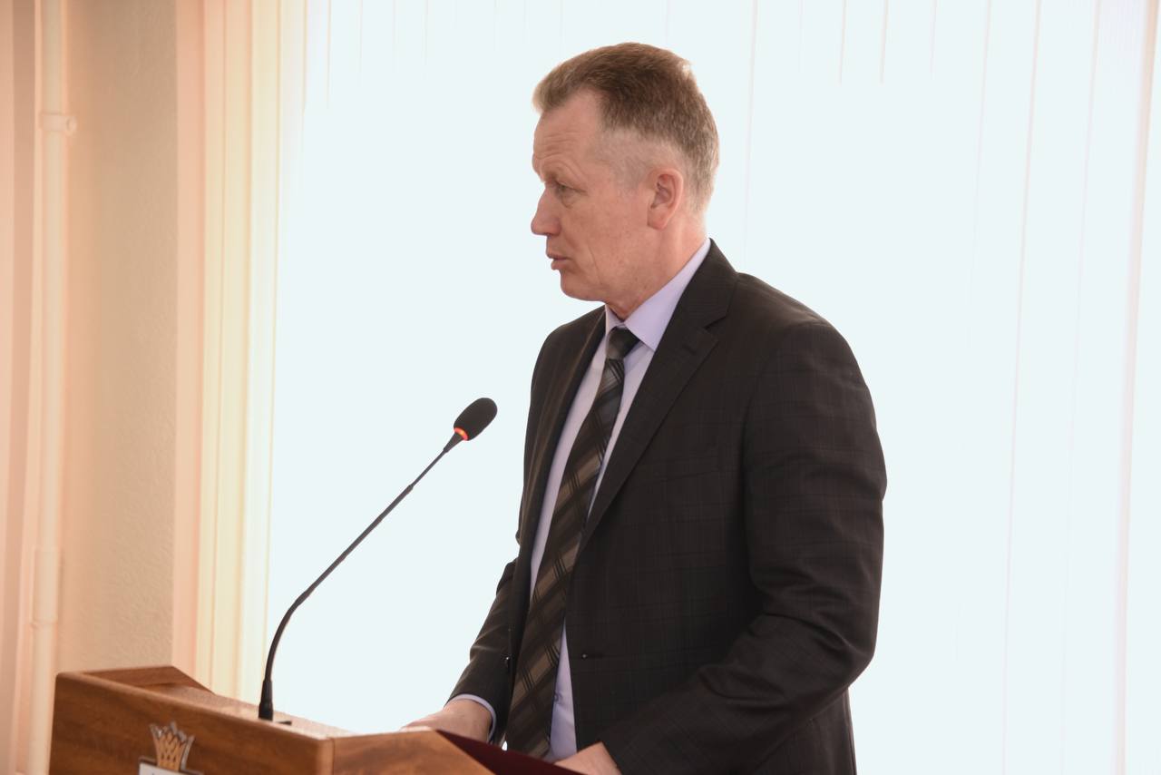 Комитеты приступили к подготовке пятнадцатой сессии: 26 проектов документов проходят оценку и нулевое чтение Комитеты приступили к подготовке пятнадцатой сессии: 26 проектов документов проходят оценку и нулевое чтение