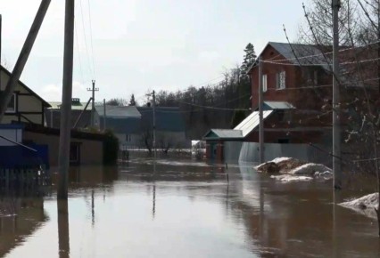 В поселке Куяр в Медведевском районе паводок затопил 51 дом и огороды
