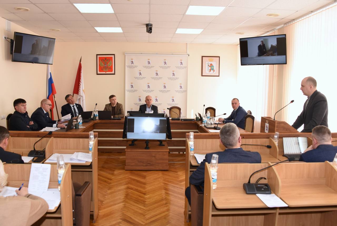 Комитеты приступили к подготовке пятнадцатой сессии: 26 проектов документов проходят оценку и нулевое чтение Комитеты приступили к подготовке пятнадцатой сессии: 26 проектов документов проходят оценку и нулевое чтение