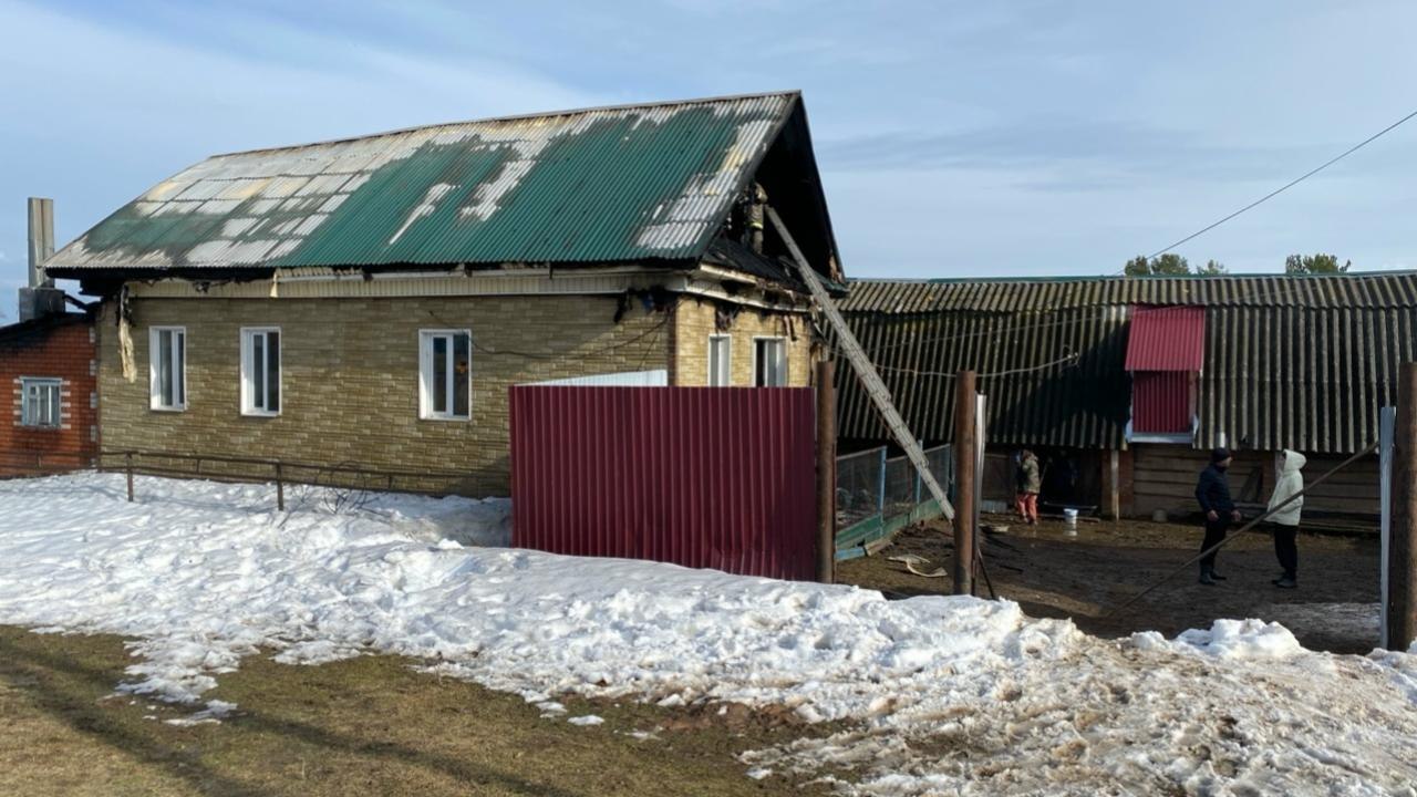 В Горномарийском районе пожарный случайно обнаружил возгорание дома