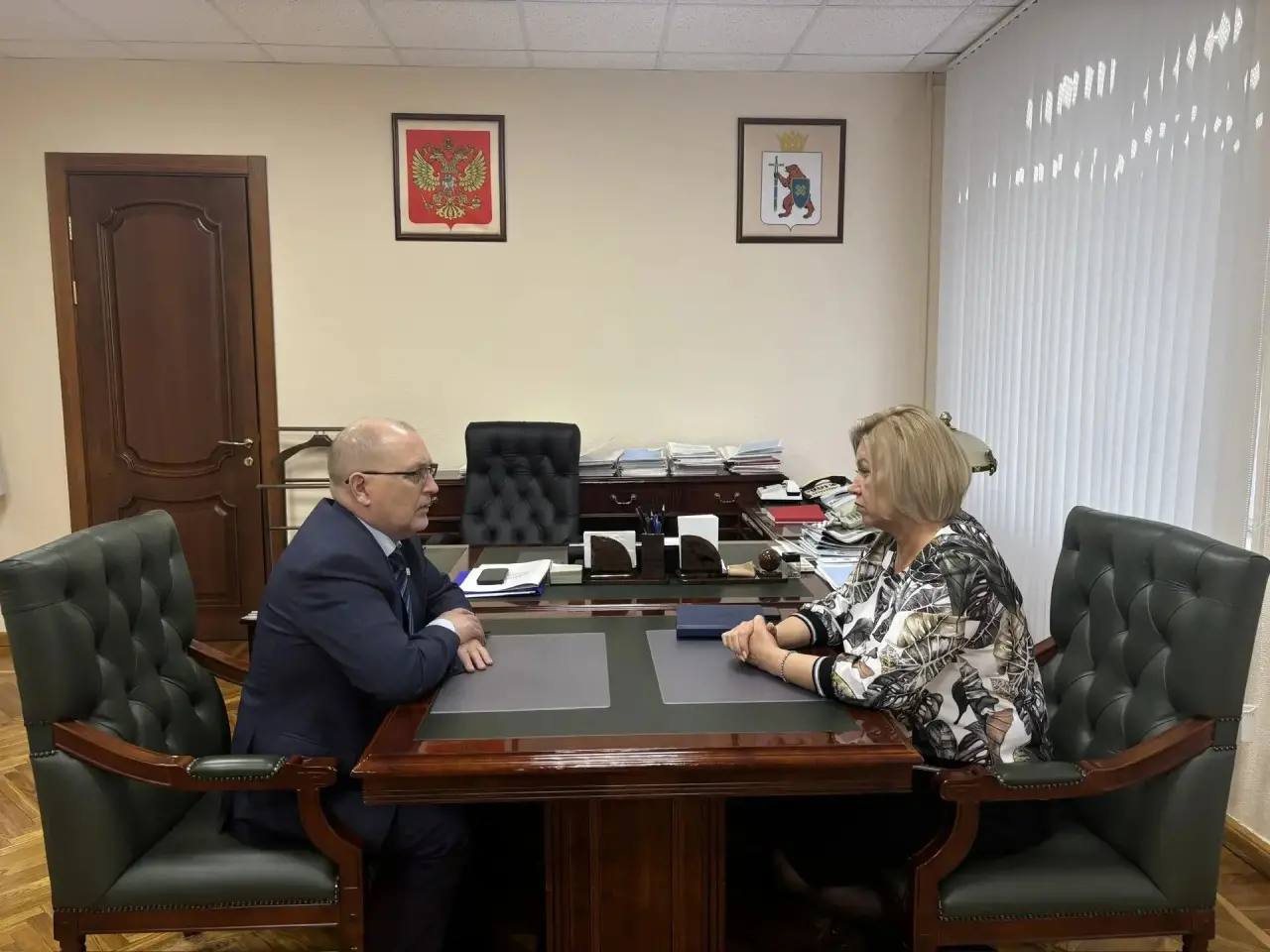 Александр Смирнов обсудил с молодыми парламентариями и поисковиками создание туристических маршрутов по местам боевой славы Александр Смирнов обсудил с молодыми парламентариями и поисковиками создание туристических маршрутов по местам боевой славы