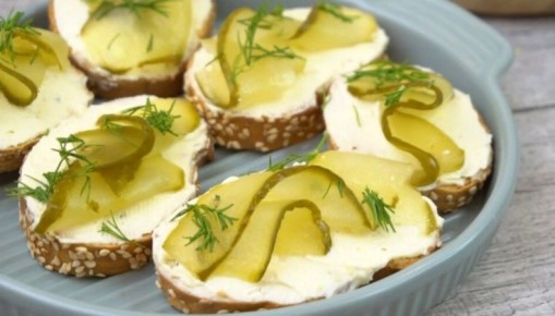 Нежное яично-горчичное масло: идеальная закуска для любого стола