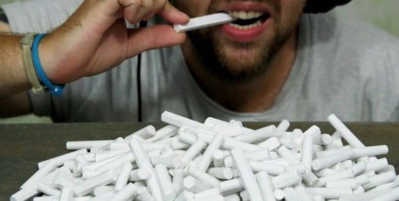 Почему у людей возникает тяга к меловым кусочкам?