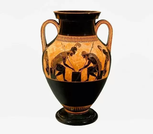 Тайны древнегреческой керамики: чернофигурный и краснофигурный стили