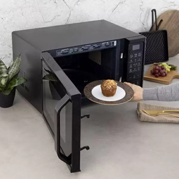 Когда тарелка микроволновки застревает: как быстро вернуть её в движение