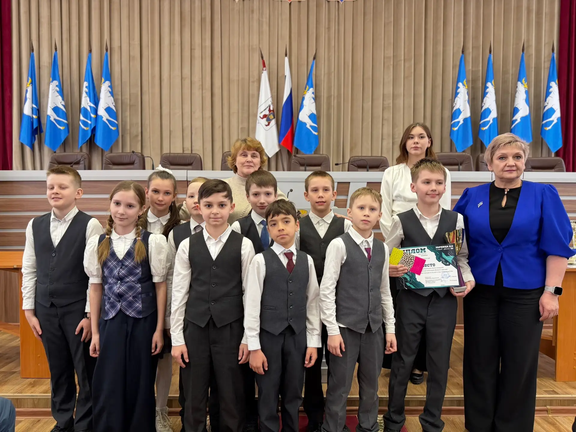 В Йошкар-Оле наградили победителей муниципальных этапов патриотических и спортивных игр В Йошкар-Оле наградили победителей муниципальных этапов патриотических и спортивных игр