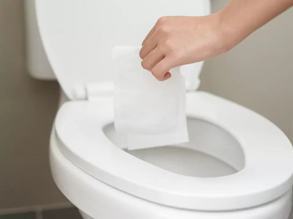 Почему влажные салфетки — враг ваших труб: мнение сантехника