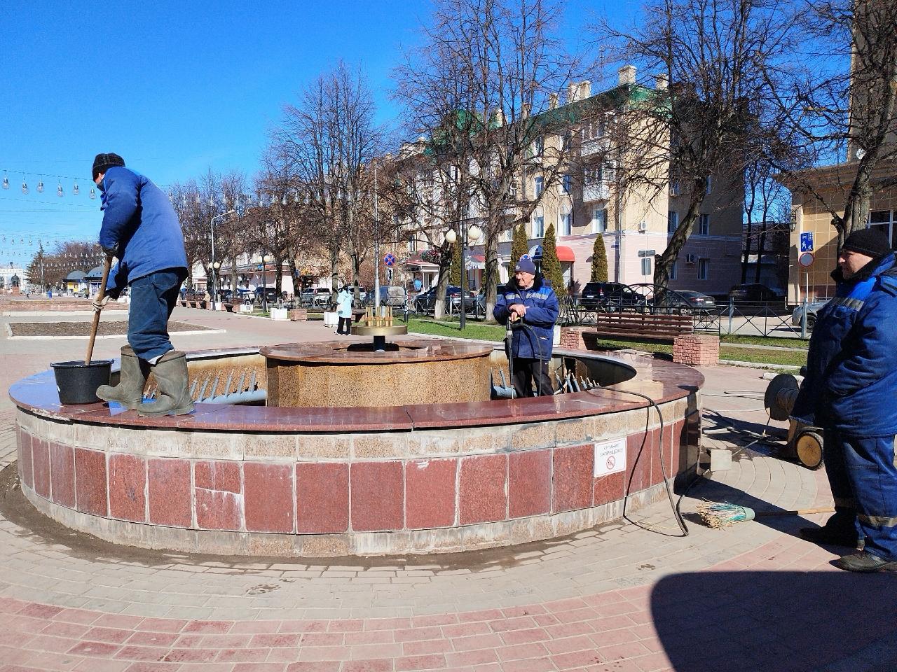 В Йошкар-Оле стартовали сезонные работы по подготовке городских фонтанов к летнему периоду