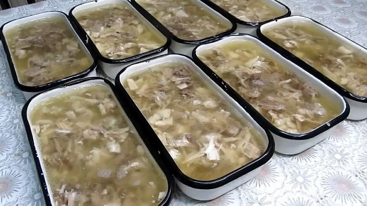 Разнообразьте свой стол холодцом: секреты приготовления и не только