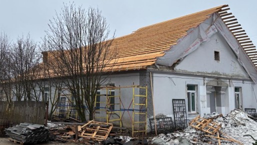В Музее Воинской славы в Оршанке завершают ремонт кровли