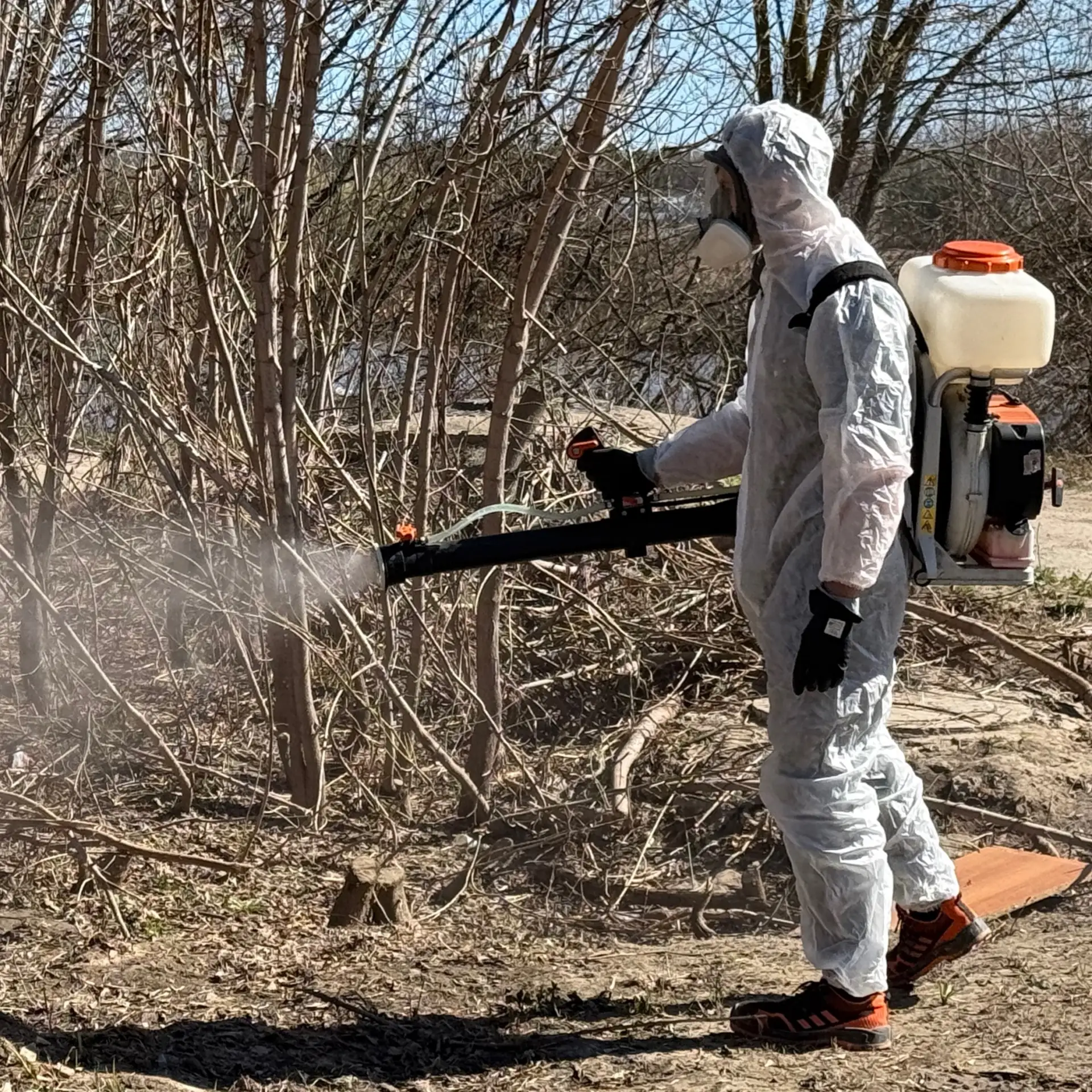 В Йошкар-Оле дезинфицируют подъезды, подвалы и дворы после паводка В Йошкар-Оле дезинфицируют подъезды, подвалы и дворы после паводка