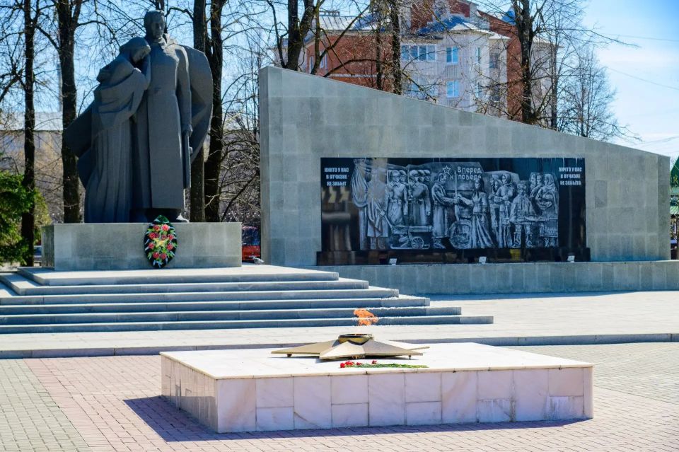 В Марий Эл в преддверии Дня Победы специалисты завершают техническое обслуживание мемориальных комплексов