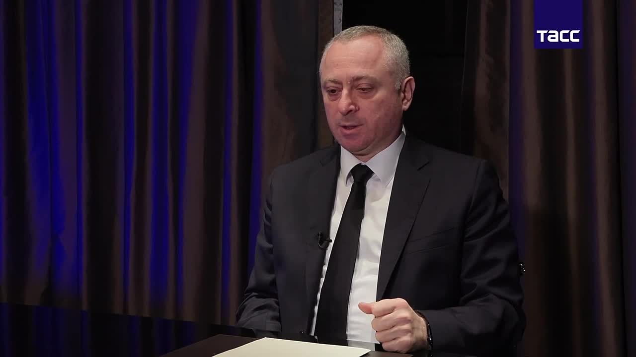 Маршрут электропоезда "Диоскурия", курсирующего между федеральной территорией Сириус и Сухумом, могут продлить до Сухумского аэропорта