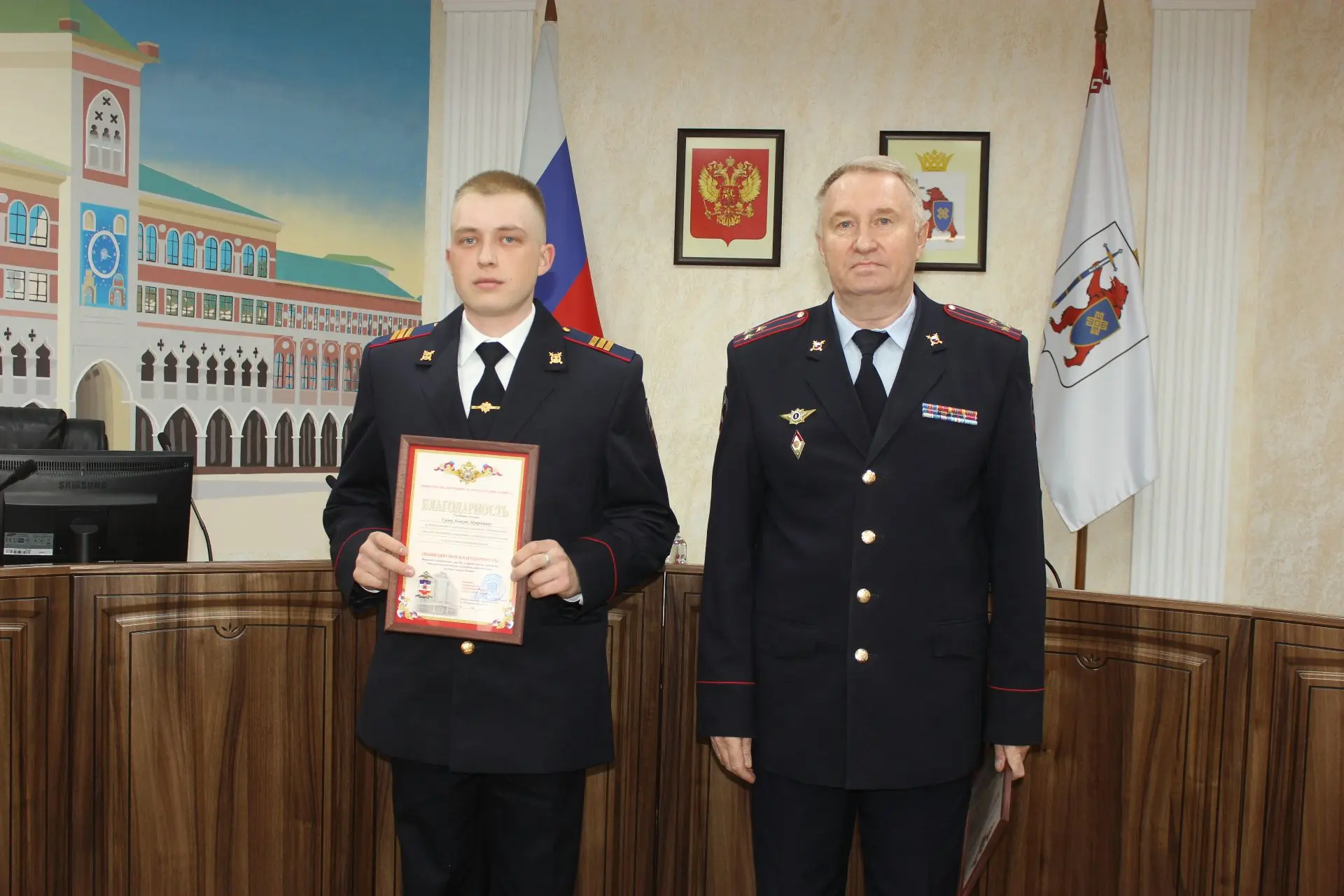 Заместитель Министра внутренних дел по Республике Марий Эл полковник внутренней службы Николай Хорошавин поздравил сотрудников охранно-конвойной службы Заместитель Министра внутренних дел по Республике Марий Эл полковник внутренней службы Николай Хорошавин поздравил сотрудников охранно-конвойной службы