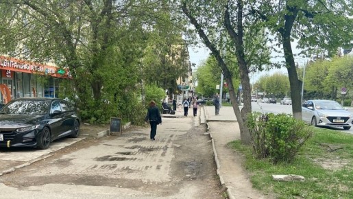 В Йошкар-Оле отремонтируют тротуар на улице Первомайской. Работы пройдут на участке длиной более 2 км — от Ленинского проспекта до улицы Водопроводной