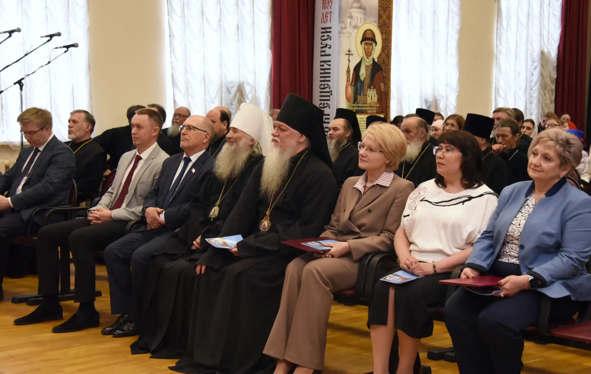 Сегодня, 14 мая, в Йошкар-Оле торжественно открылись XIII Мироносицкие чтения Марийской митрополии Сегодня, 14 мая, в Йошкар-Оле торжественно открылись XIII Мироносицкие чтения Марийской митрополии