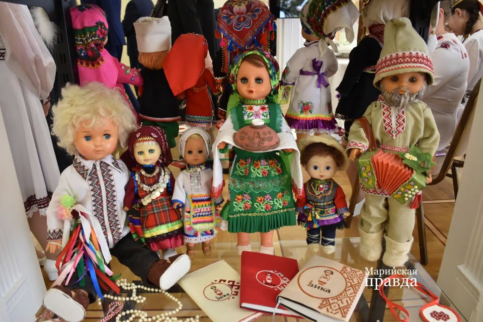 В Йошкар-Оле проходит XIII Международный форум "Богатство финно-угорских народов" В Йошкар-Оле проходит XIII Международный форум "Богатство финно-угорских народов"