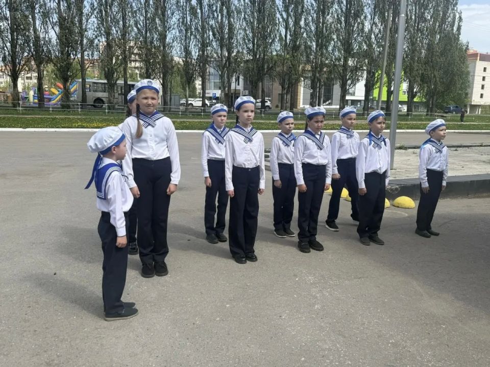 Во Дворце молодёжи проходит республиканский этап военно-патриотической игры «Зарница 2.0» для младшей возрастной группы (7–10 лет) Во Дворце молодёжи проходит республиканский этап военно-патриотической игры «Зарница 2.0» для младшей возрастной группы (7–10 лет)