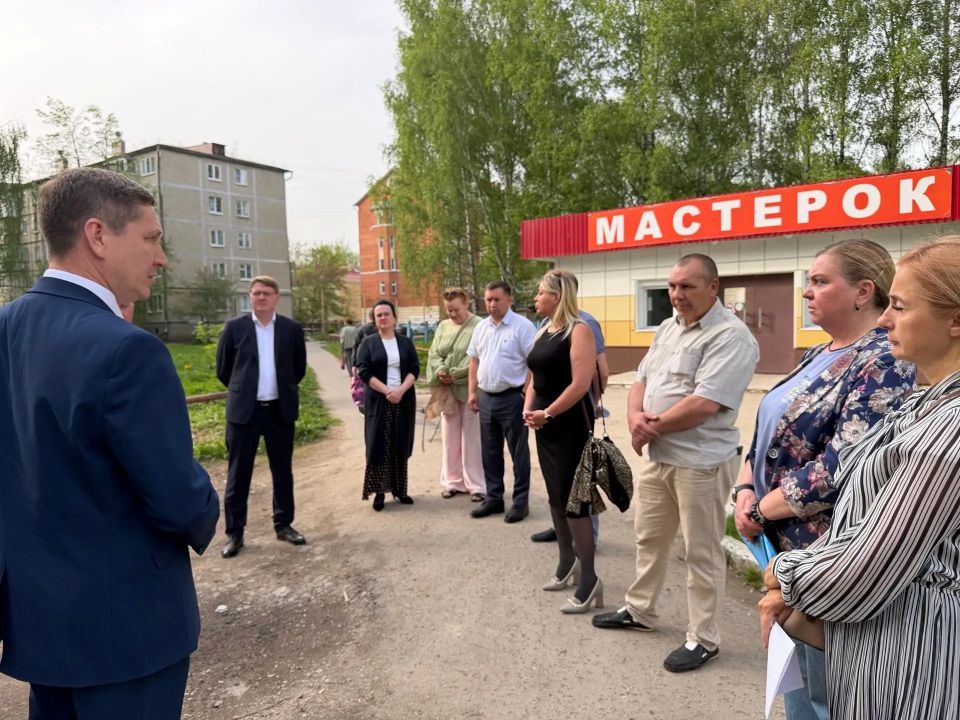Антон Трудинов: Сегодня я провёл выездную планёрку во дворе дома по адресу: ул. Красноармейская, 44б Антон Трудинов: Сегодня я провёл выездную планёрку во дворе дома по адресу: ул. Красноармейская, 44б