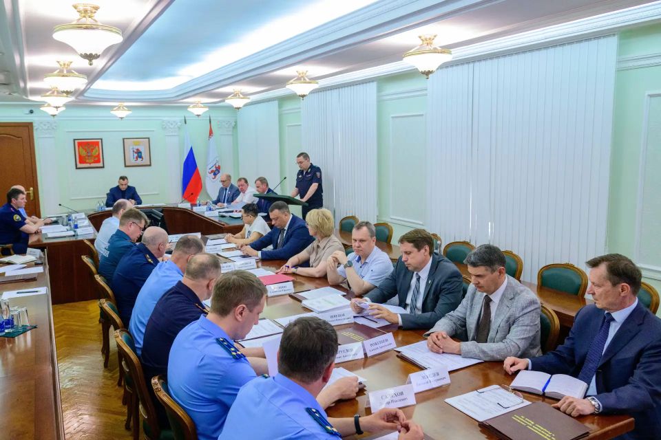 Юрий Зайцев провел Координационное совещание по обеспечению правопорядка в Марий Эл Юрий Зайцев провел Координационное совещание по обеспечению правопорядка в Марий Эл